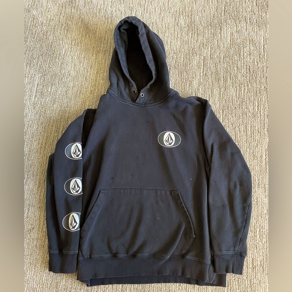 Men’s size M Volcom hoodie.